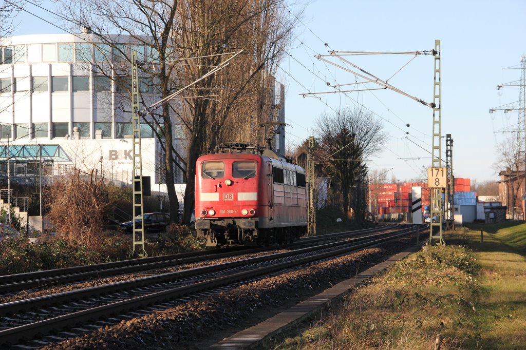 151 168 (DB) f�hrt durch Hamburg Unterelbe als LZ in richtung Harburg am 14.01.2012