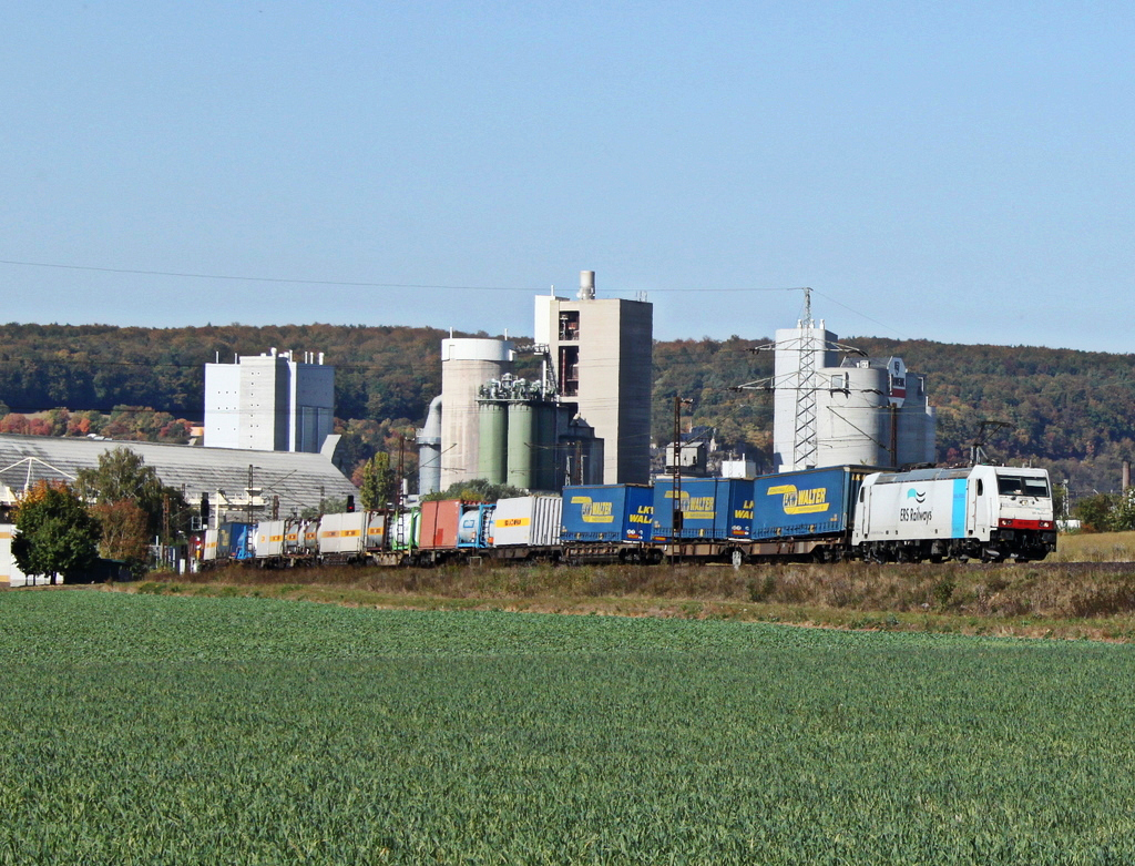 185 635-0 von ERS mit G�terzug am 02.10.11 bei Karlstadt
