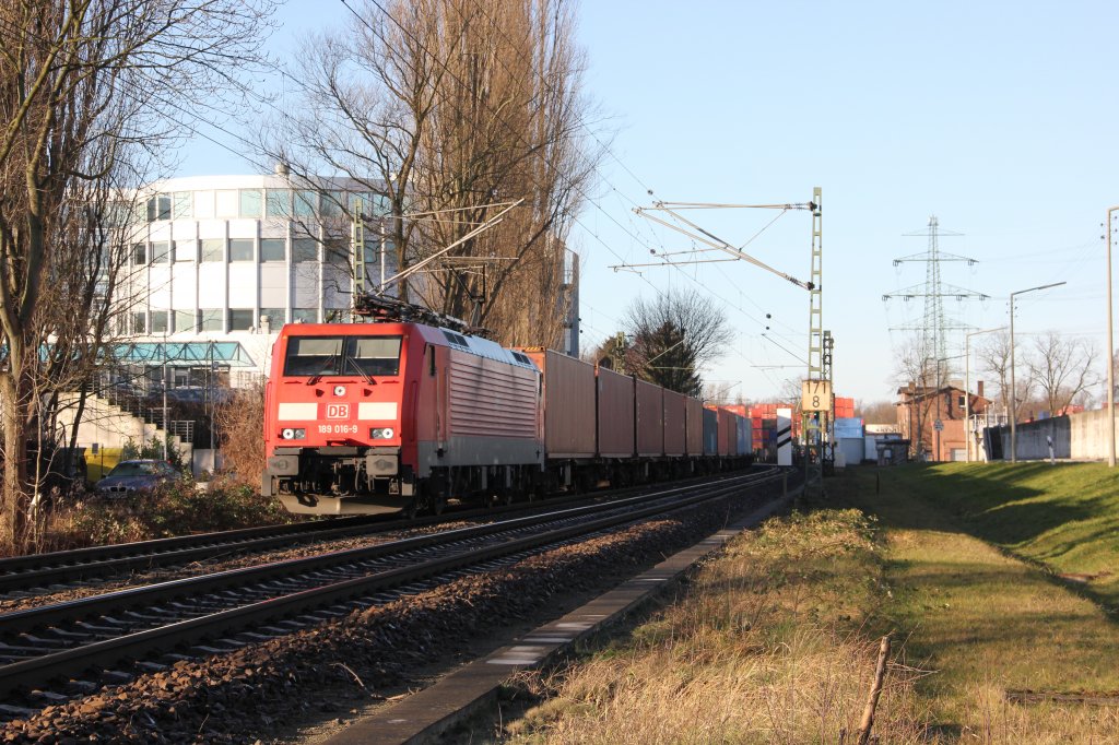 Auch eine Mehrsystemlok die Baureihe 189 der DB (016) fuhr am 14.01 an  der Fotostelle Hamburg Unterelbe vorbei! 