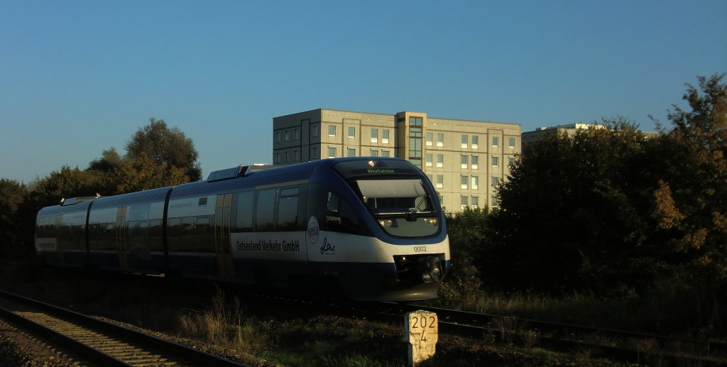 Der OLA VT 0002 bei der Einfahrt in Neubrandenburg am 25.9.2011