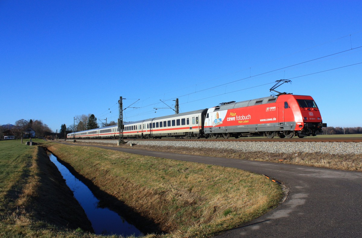 101 081-8  CEWE  am 30. Dezember 2013 bei �bersee am Chiemsee.