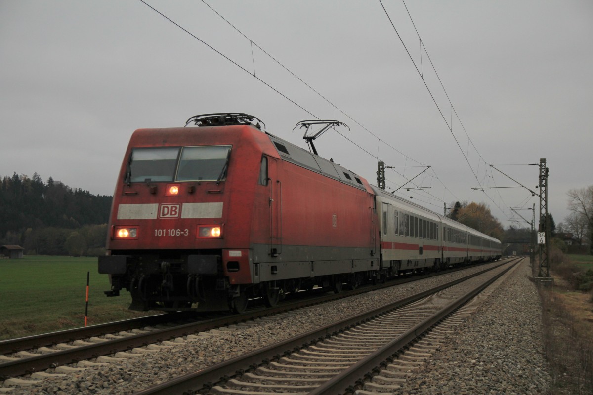 101 106-3 war am 16. November 2013 bei �bersee auf dem Weg nach Salzburg.