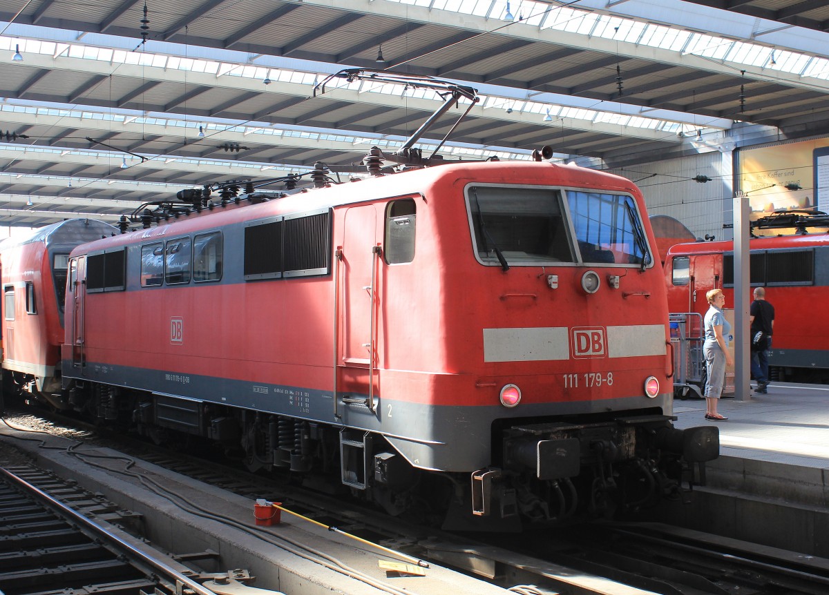 111 179-8 am 17. Juni 2013 im M�nchner Hauptbahnhof.