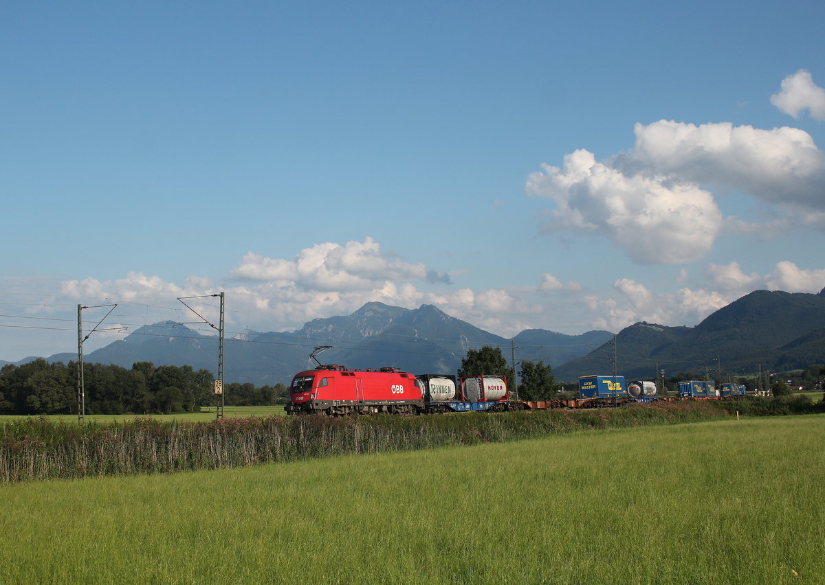 1116 021 mit dem  Walter-Zug  aus Salzburg kommend am 11. August 2016 bei Weisham.