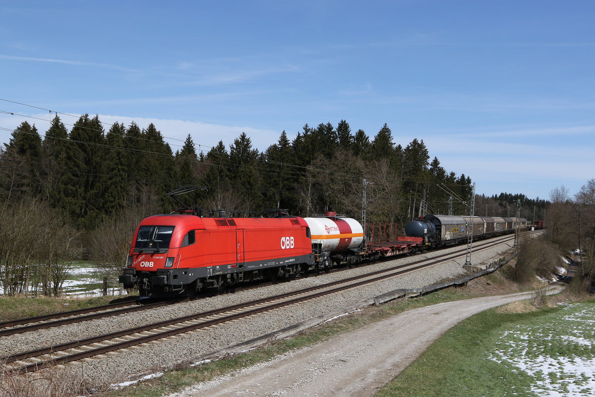 1116 077  Christof  mit einem  Mischer aus Salzburg kommend am 9. April 2021 bei Grabenst�tt.