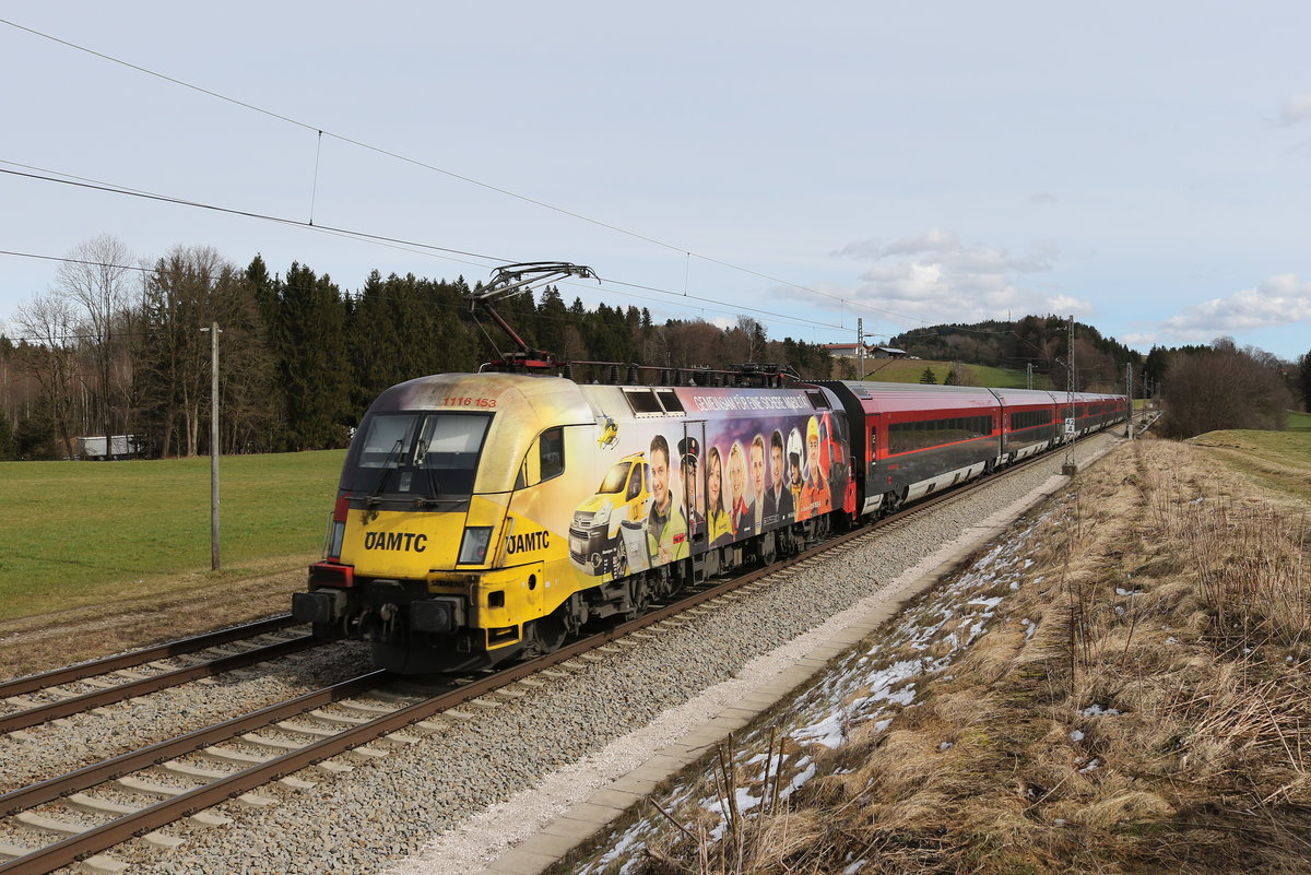 1116 153 �AMTC schob am 27. Februar 2020 bei Grabenst�tt im Chiemgau einen Railjet in Richtung Salzburg.