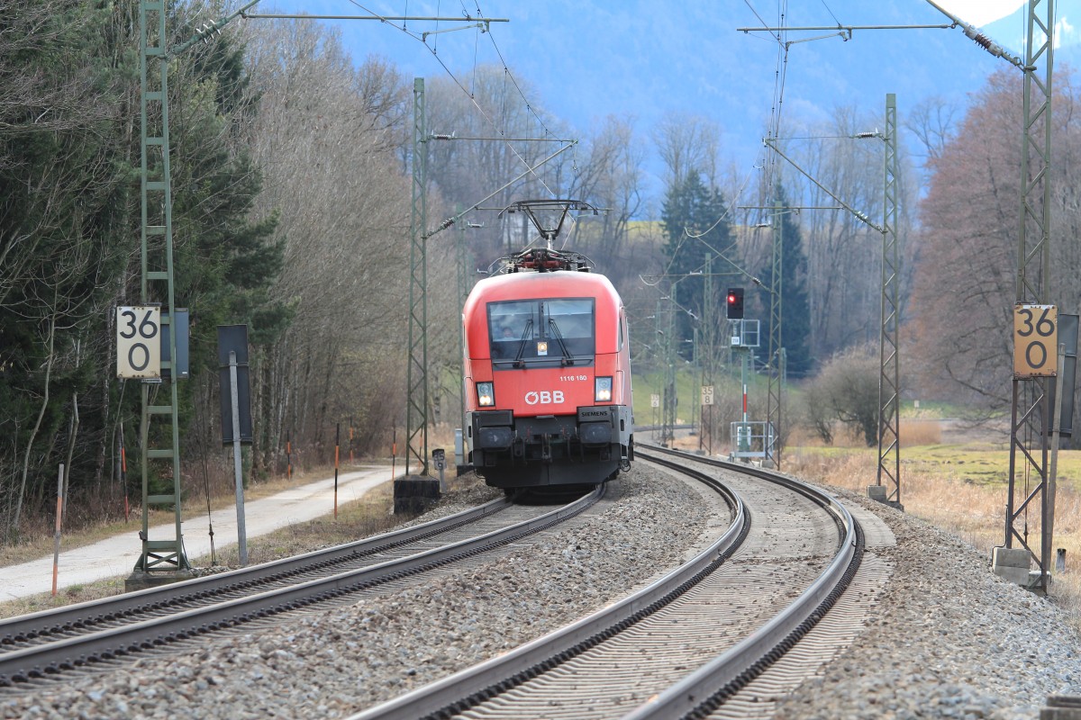 1116 180-1 auf dem Weg nach Salzburg am 15. Februar 2014 bei �bersee.