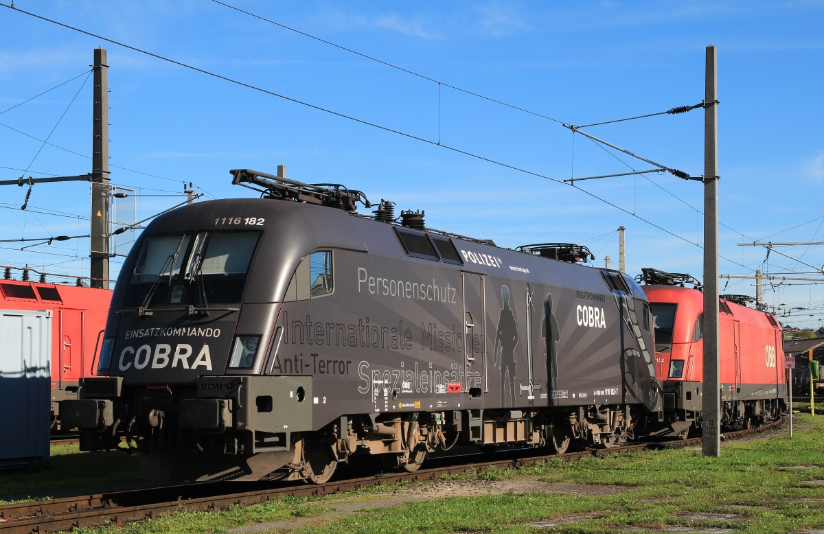 1116 182-7 der  COBRA-Taurus  war am 18. Oktober 2014 im Depot Salzburg abgestellt.