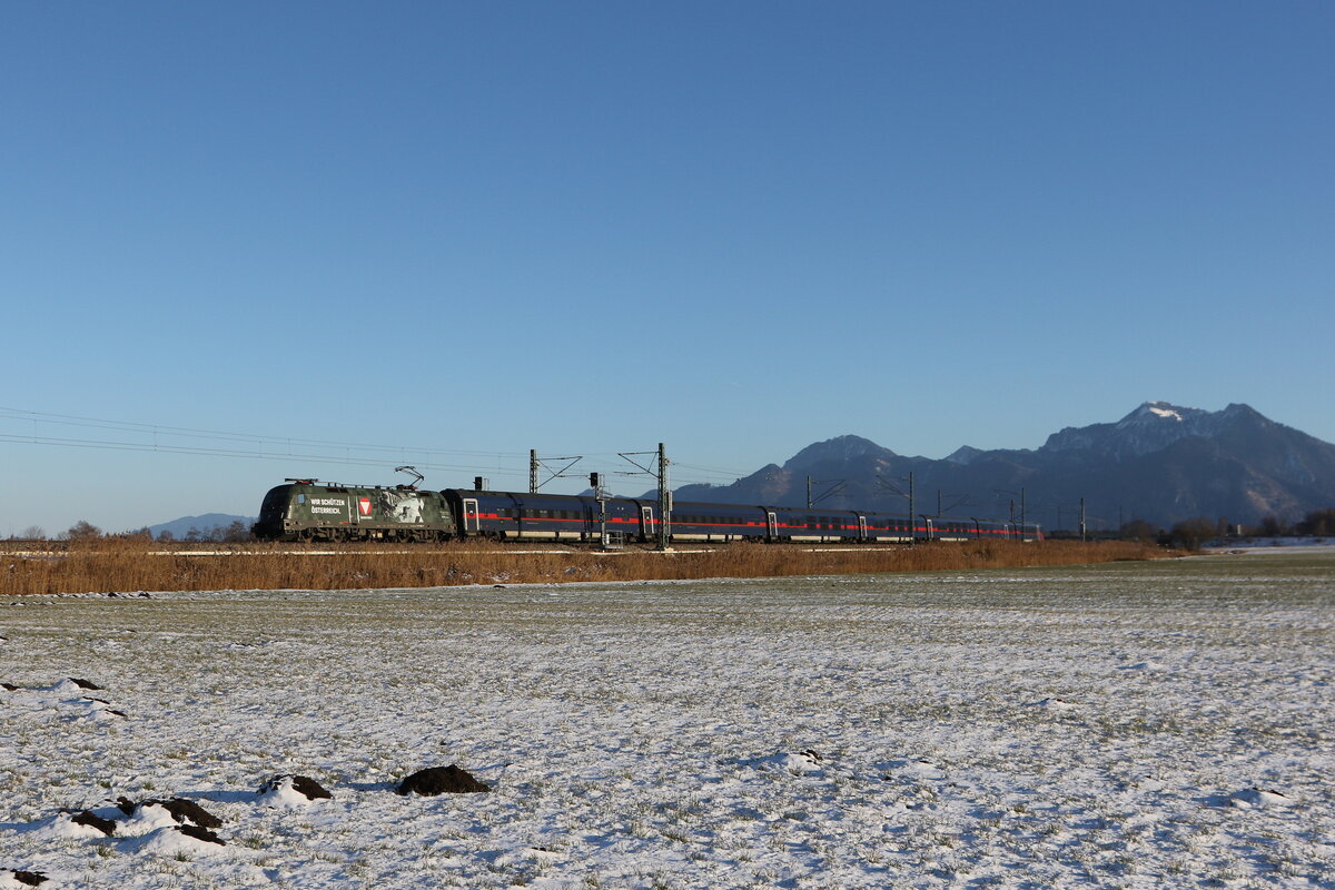1116 182  Bundesheer  mit einer leeren  Night-Jet-Garnitur  aus Salzburg kommend am 4. Januar 2026 bei Bernau am Chiemsee.