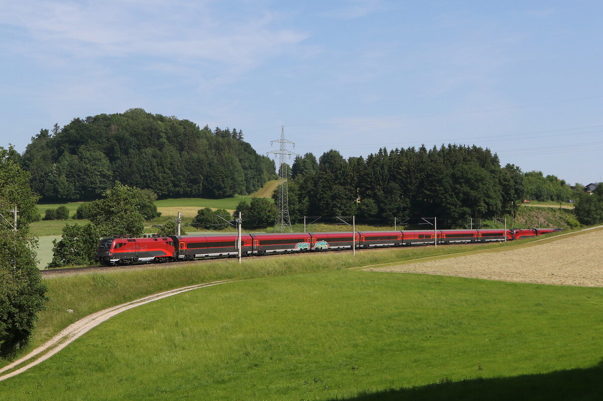 1116 205 aus Salzburg kommend am 13. Juni 2025 bei Vachendorf.
