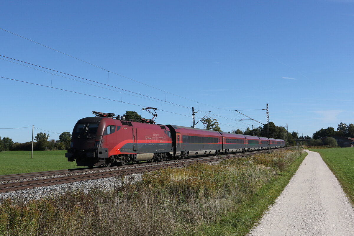 1116 214 aus Salzburg kommend am 15. Oktober 2021 bei �bersee am Chiemsee.