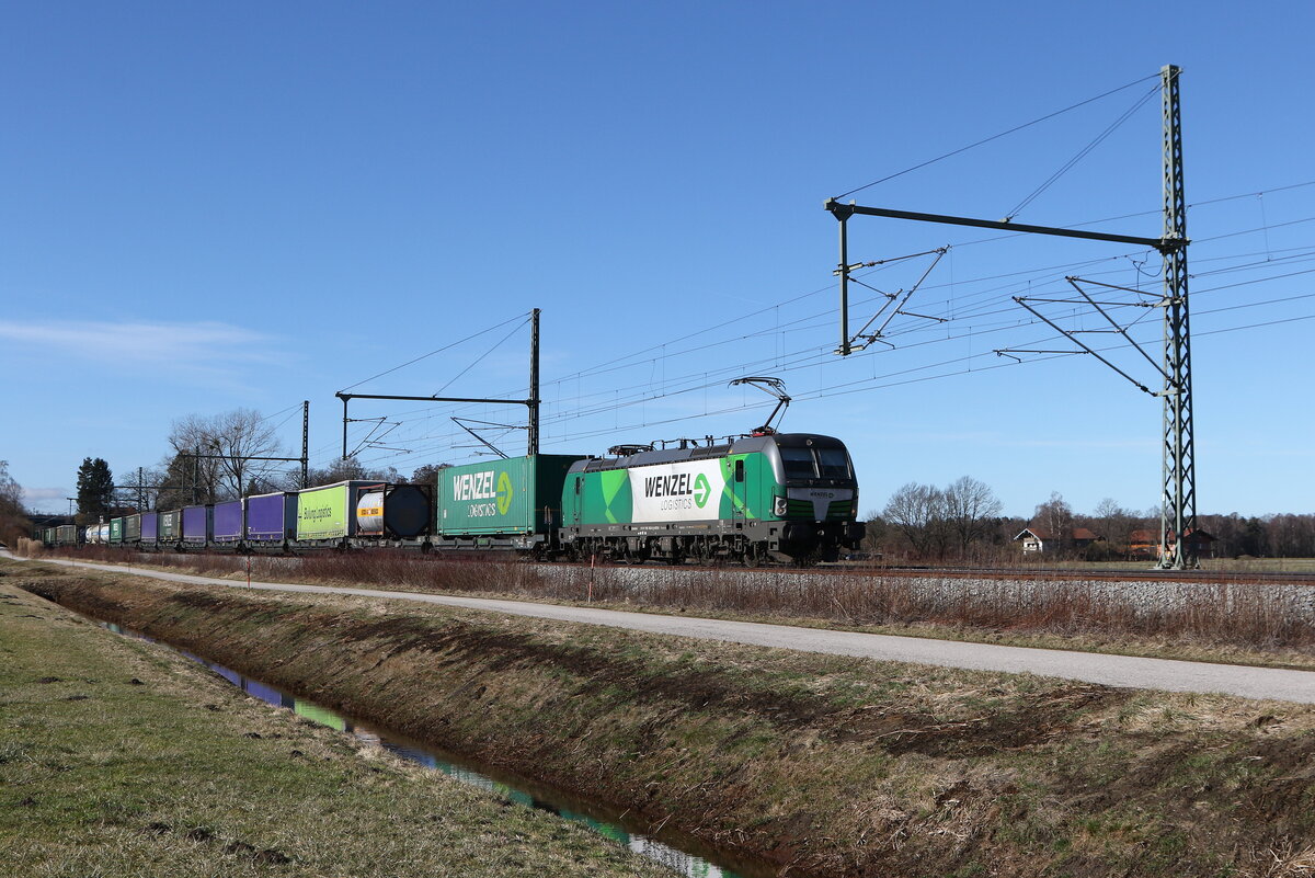 1193 900 mit dem  WENZEL-KLV  aus M�nchen kommend am 25. Februar 2026 bei �bersee am Chiemsee.