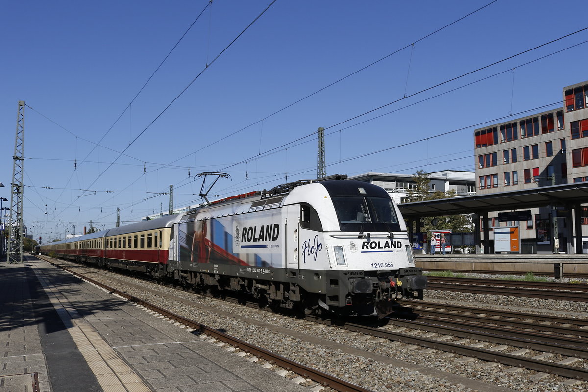 1216 955 durchf�hrt am 14. Oktober 2018 mit dem  AKE-Rheingold  M�nchen-Heimeranplatz in Richtung Innsbruck.