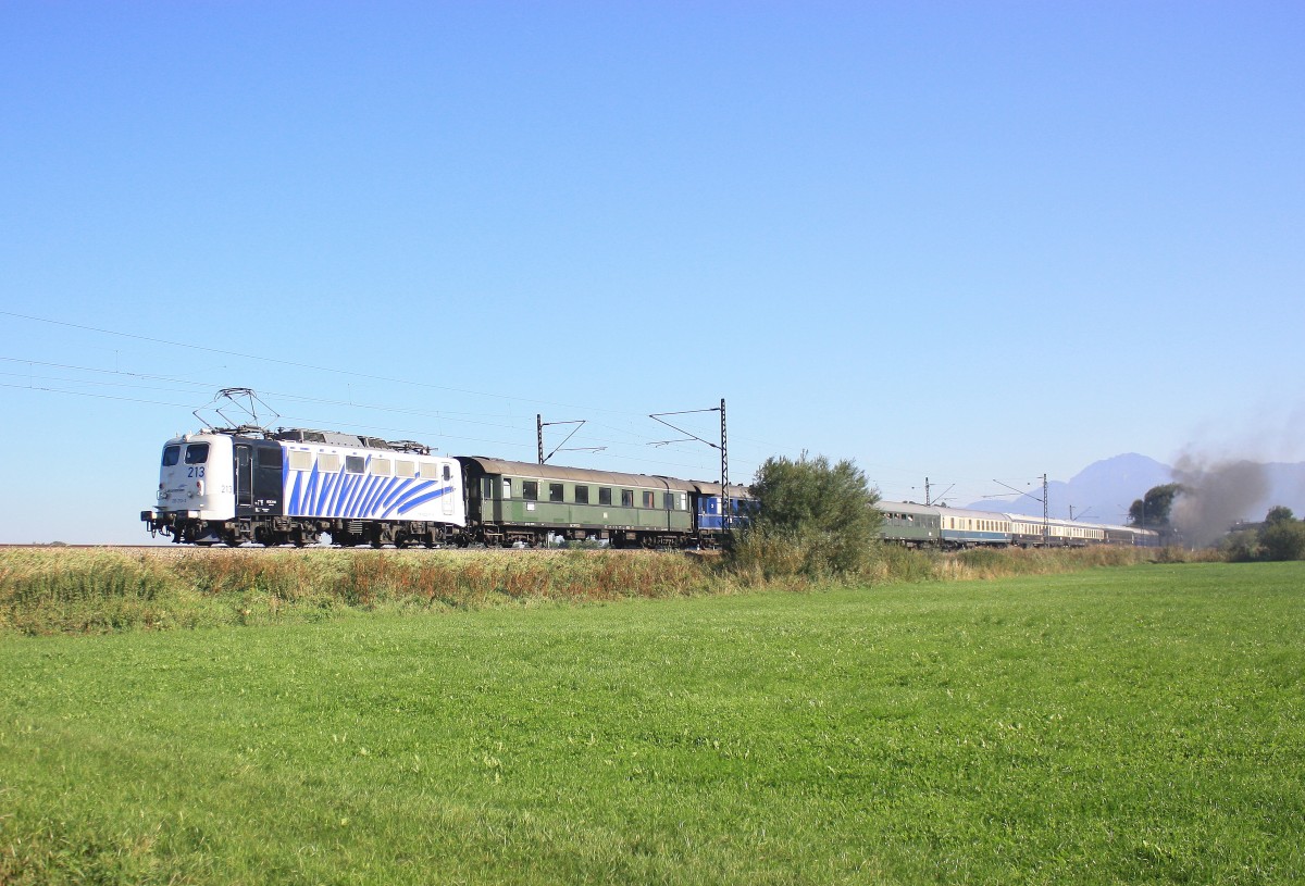 139 213-3 von  Locomotion  war am 3. Oktober 2013 als Schublok an einem Sonderzug der  Ulmer Eisenbahnfreunde  im Einsatz. Aufgenommen kurz vor Bernau am Chiemsee.