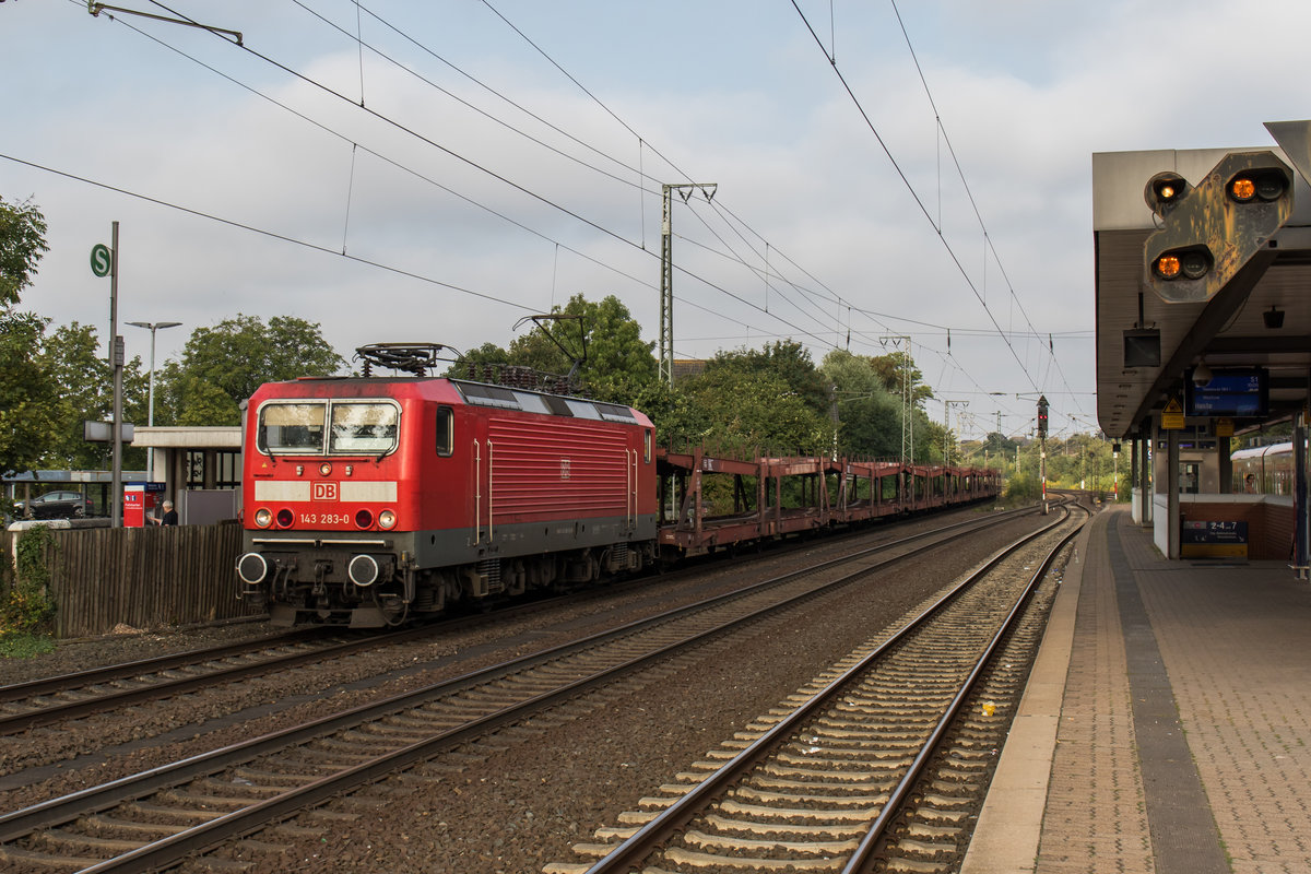 143 283-0 durchf�hrt am 27. August 2016 den Bahnhof von Wunstdorf.