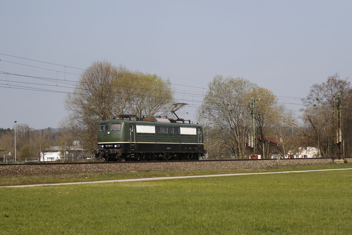 151 119-5 auf dem Weg nach Freilassing. Aufgenommen am 29. M�rz 2017 kurz nach Prein am Chiemsee.