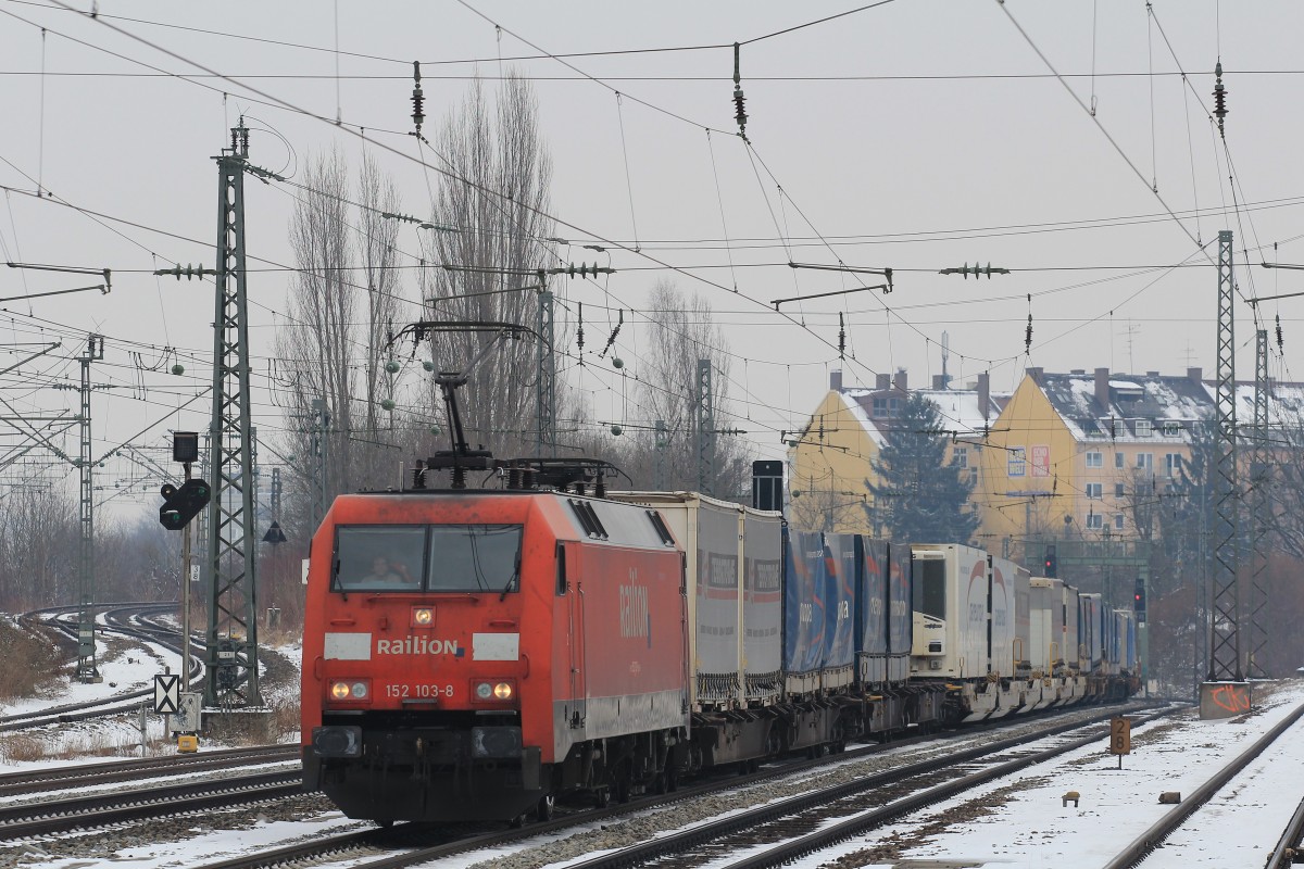 152 103-8 am 27. M�rz 2013 in M�nchen-Heimeranplatz.