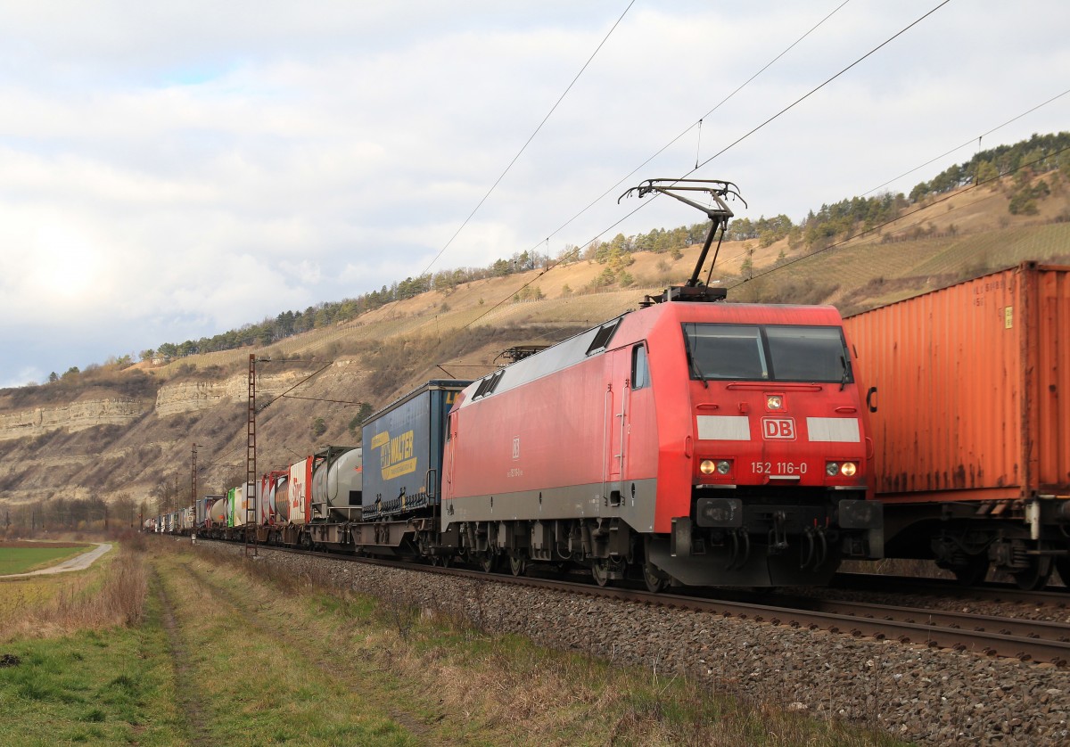 152 116-0 mit einem Containerzug am 20. Februar 2014 bei Th�ngersheim.