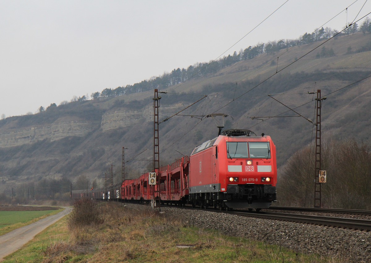 185 075-9 war am 20. Februar 2014 mit einem gemischten G�terzug im Maintal unterwegs.
