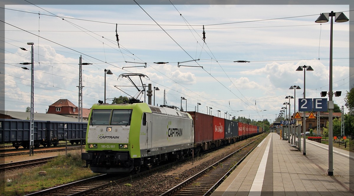 185 507  Sir Reiner  als DGS 99769 am 13.05.2015 in Neustrelitz Hbf bei der Durchfahrt in Richtung Rostock. Grund für diese Begegnung war eine Umleitung was den Zug von Frankfurt/Oder über Neustrelitz nach Hamburg-Waltershof führte.