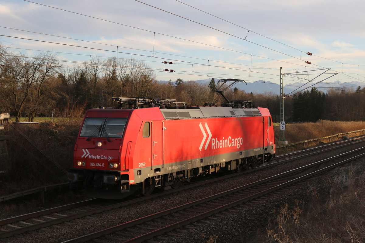 185 584 von  Rhein-Cargo  konnte ich an diesem Tag zum zweiten mal ablichten. Aufgenommen bei der R�ckfahrt am 16. Januar 2020 bei Hilperting.