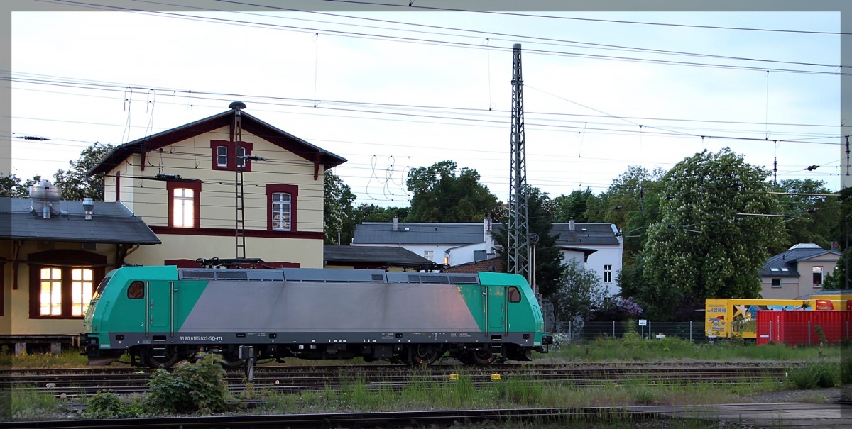 185 633 der ITL/Captrain abgestellt in Neubrandenburg am ehemaligen Güterbahnhof am 17.05.2015.