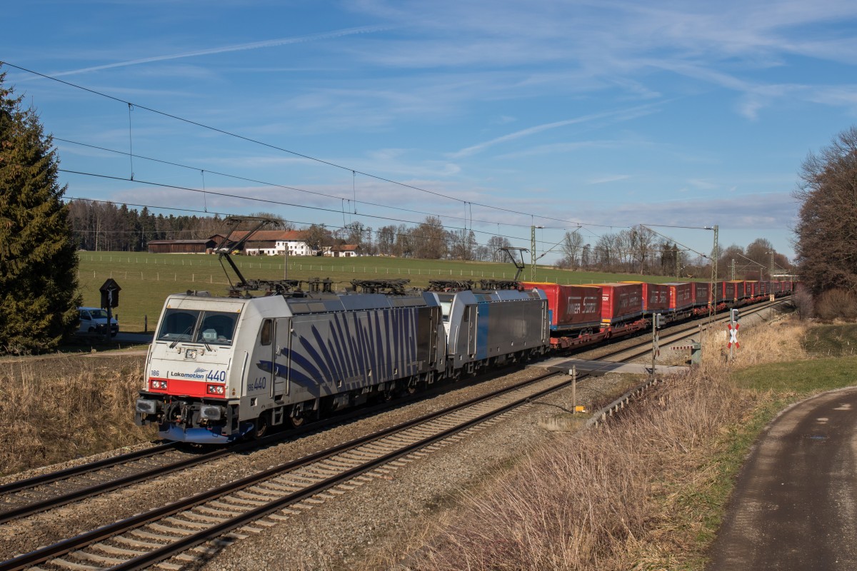 186 440-4 und 186 251 aus M�nchen kommend am 12. Februar 2016 bei Vogl.