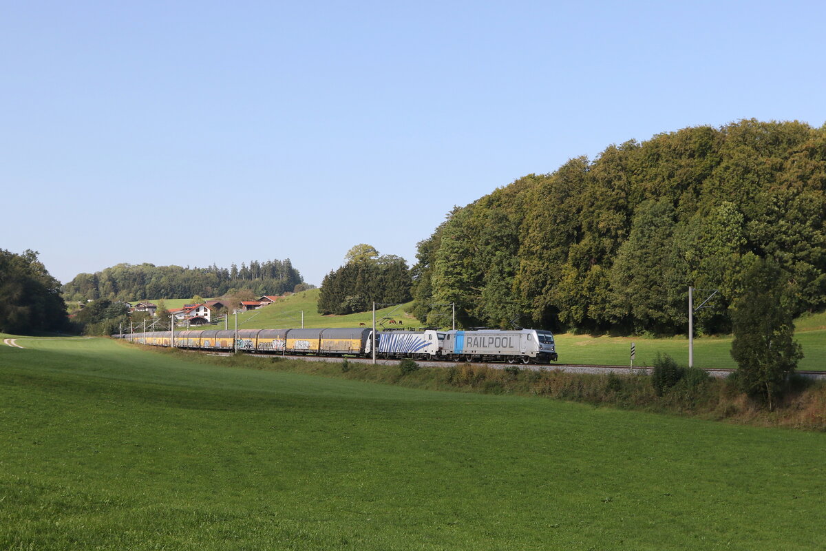 187 348 und 186 440 aus M�nchen kommend am 19. September 2024 bei Axdorf.