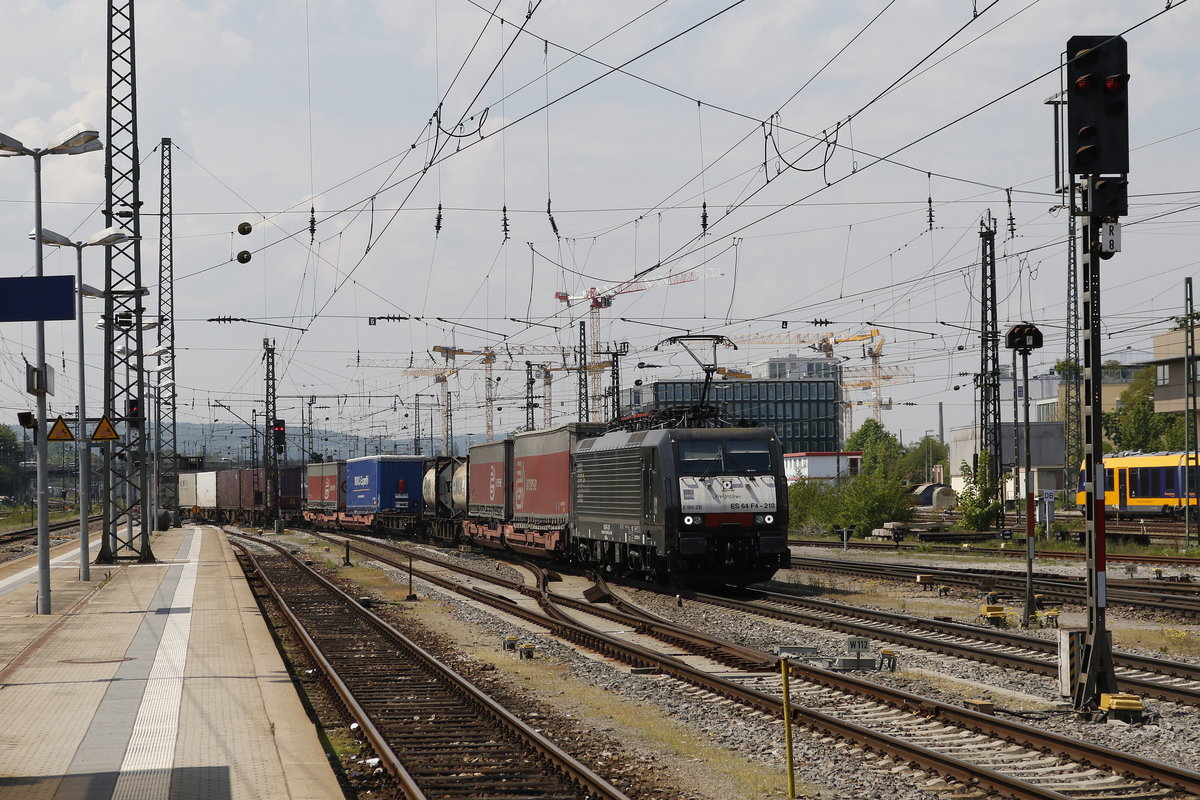 189 210 mit einem KLV am 19. Mai 2017 in Regensburg.