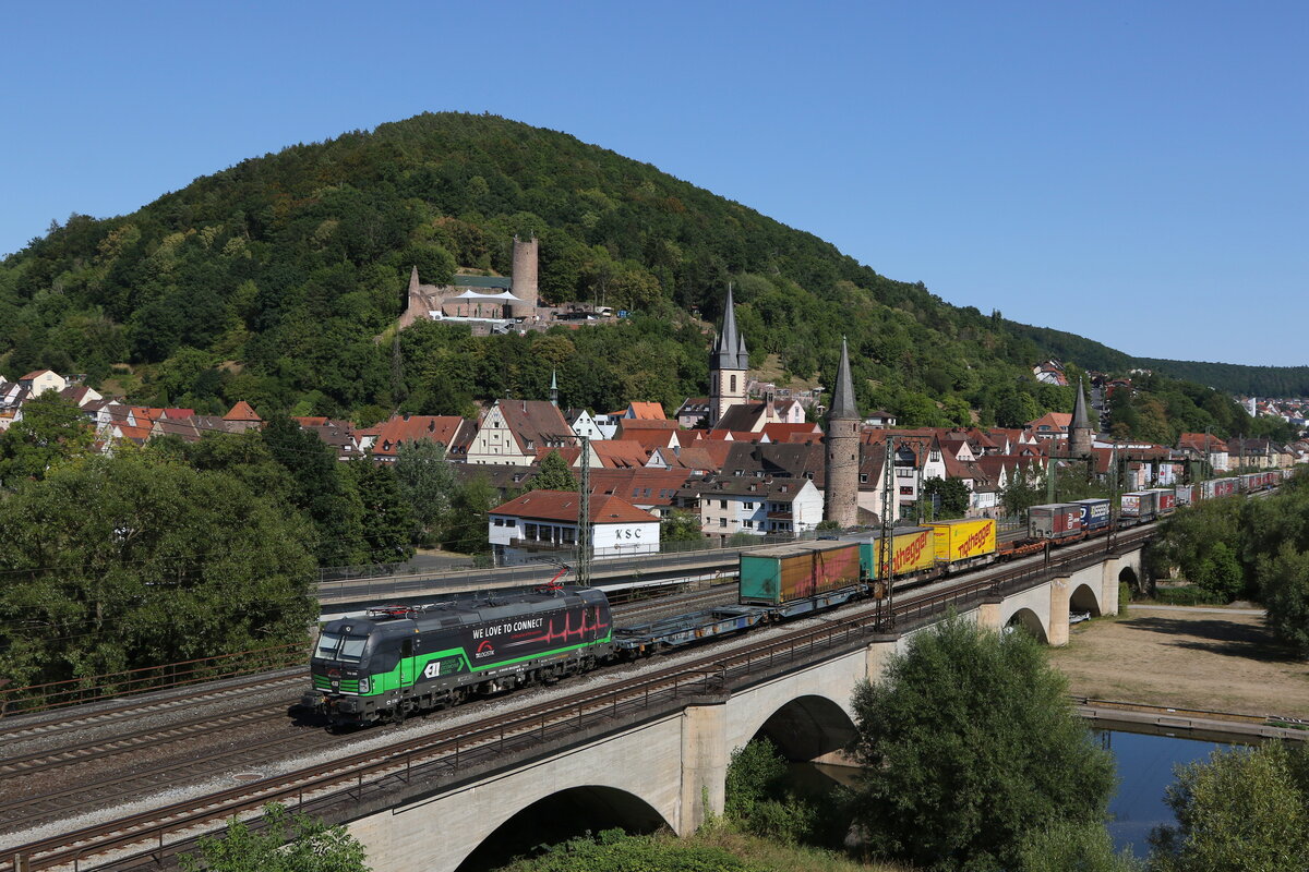 193 265  We love to Connect  mit einem  KLV  am 8. August 2022 in Gem�nden am Main.