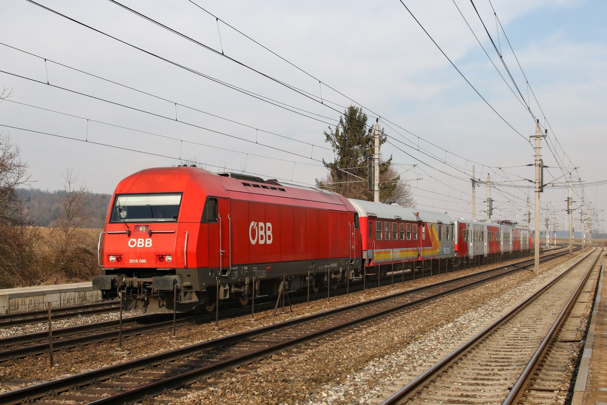 2016 098-3 am 21. Februar 2015 in B�heimkirchen.