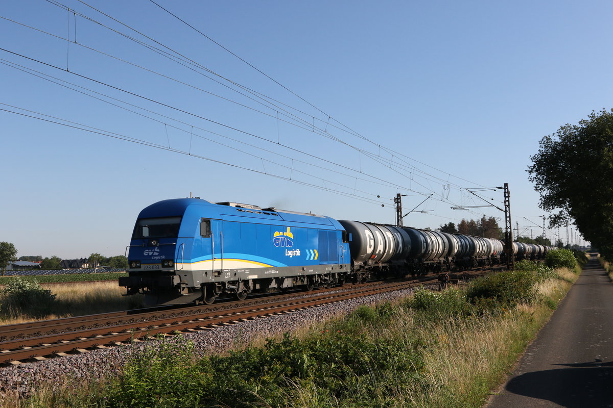223 033 von  EVB Logistik  mit einem Kesselwagenzug am 26,. Juni 2020 bei D�rverden.