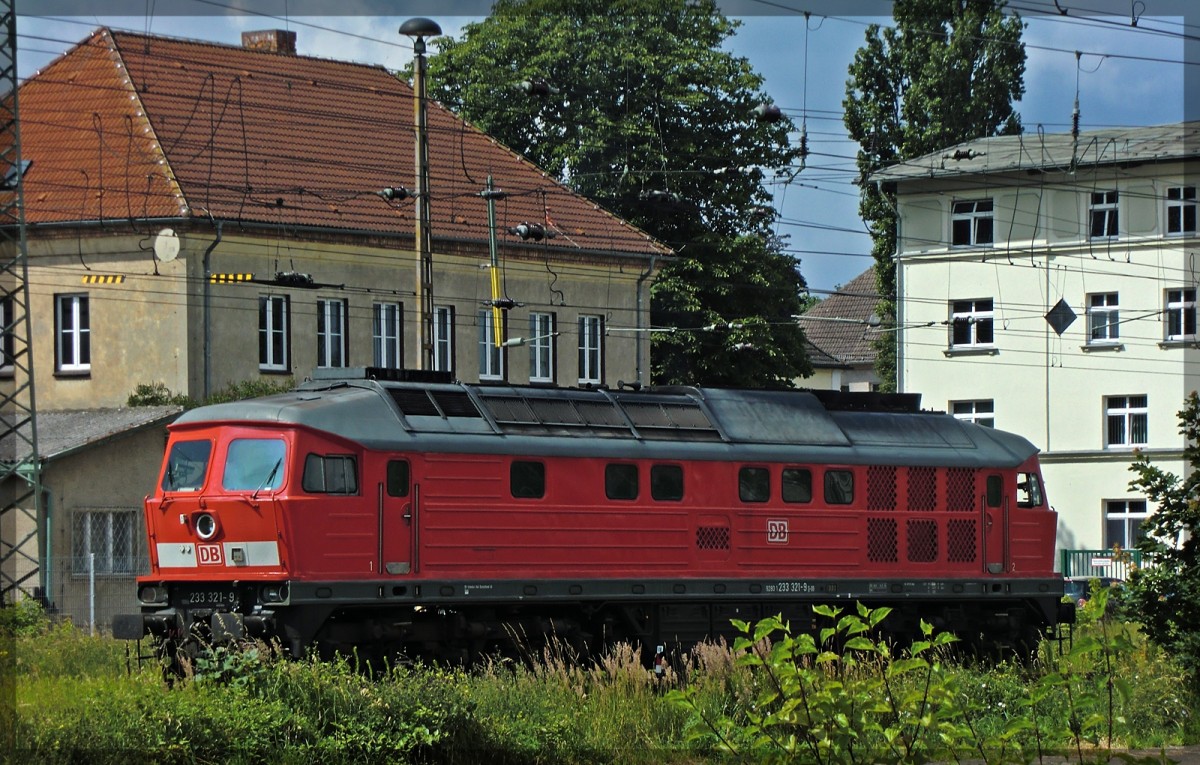 233 321 in Neubrandenburg bei einer Rangierfahrt am 24.06.2011