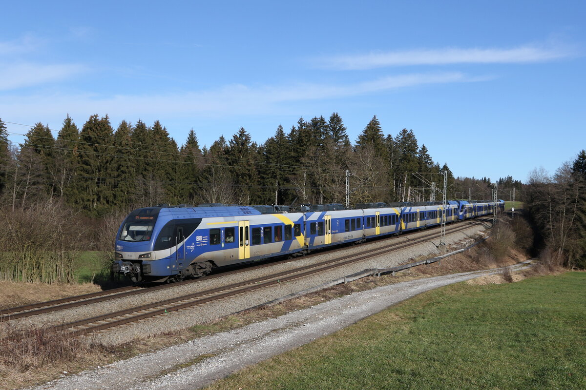 430 022 und 430 025 waren am 16. Oktober 2023 bei Sossau in Richtung M�nchen unterwegs.