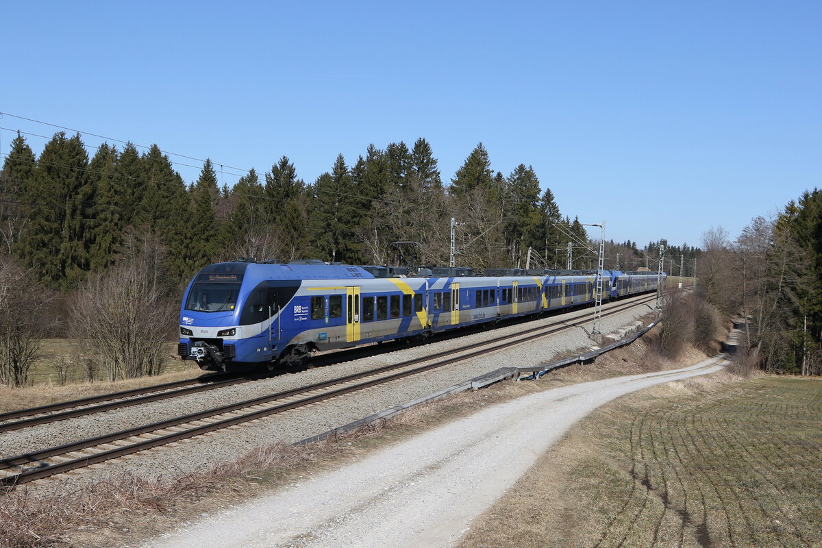 430 310 war am 10. M�rz 2022 bei Grabenst�tt in Richtung M�nchen unterwegs.