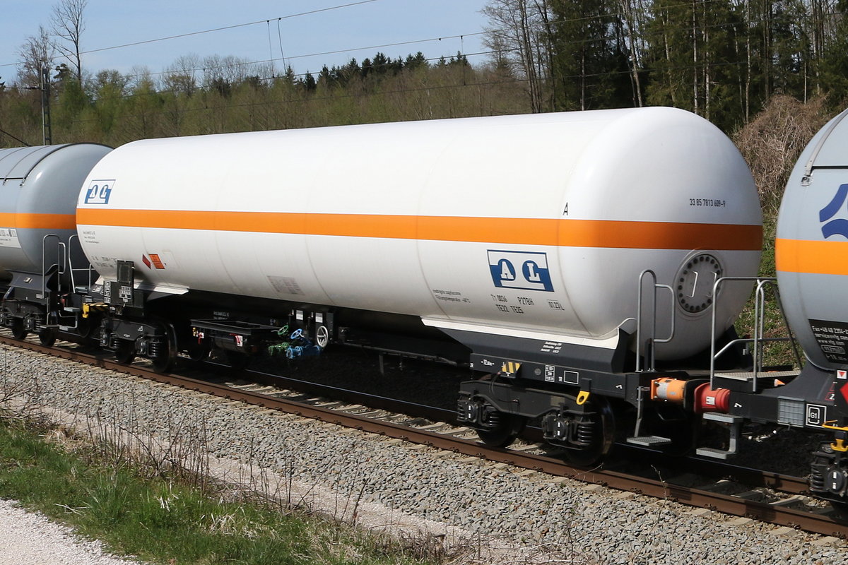 7813 609 (Zags) von  ARETZ  am 15. April 2020 bei Grabenst�tt.