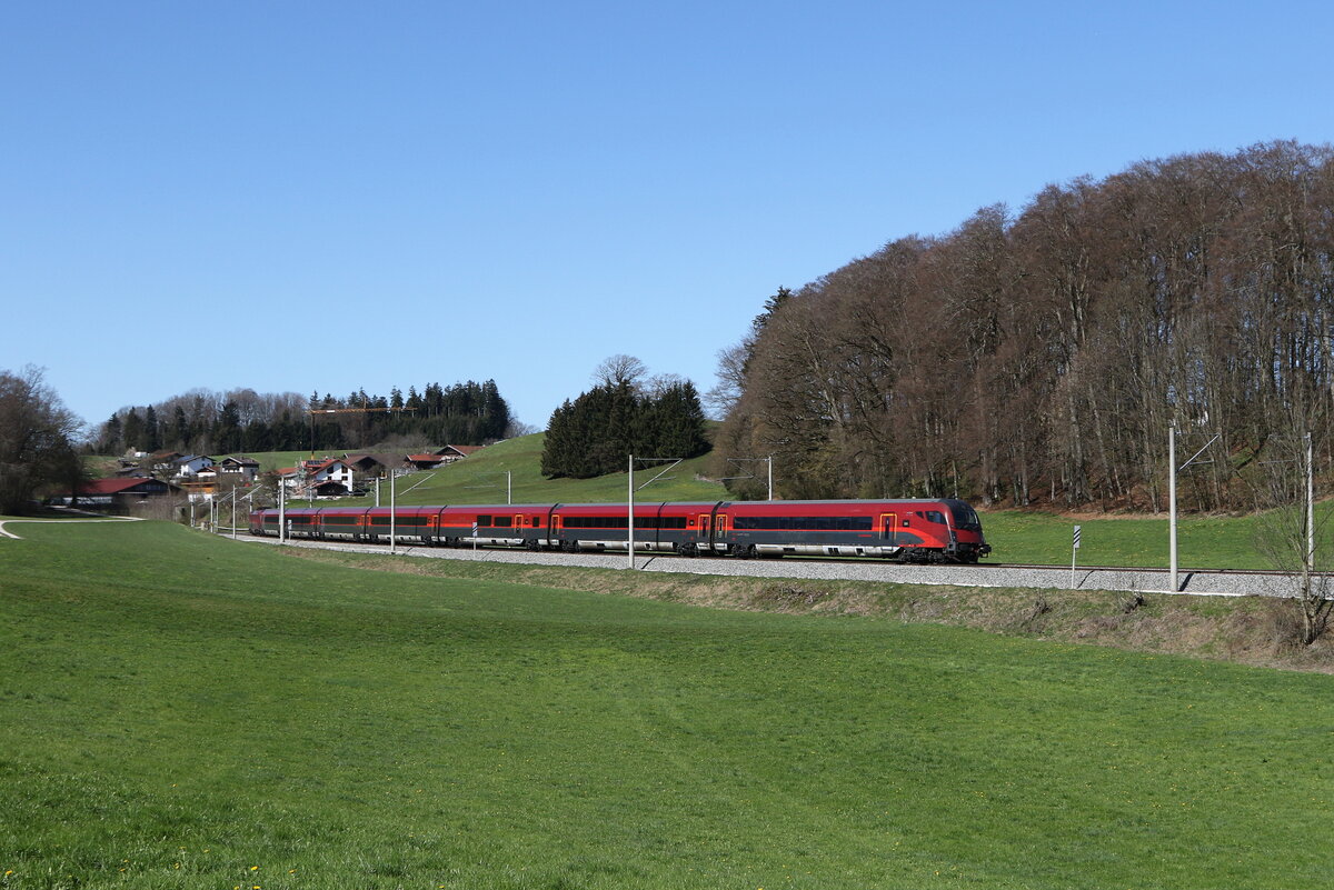 80-90 708 auf dem Weg nach Salzburg am 8. April 2025 bei Axdorf.