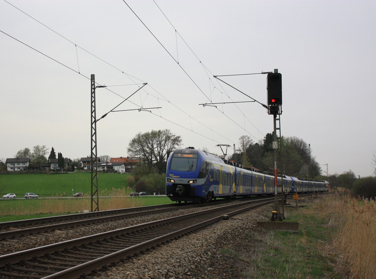 ET 307 aus M�nchen kommen am 3. April 2014 bei Weisham.