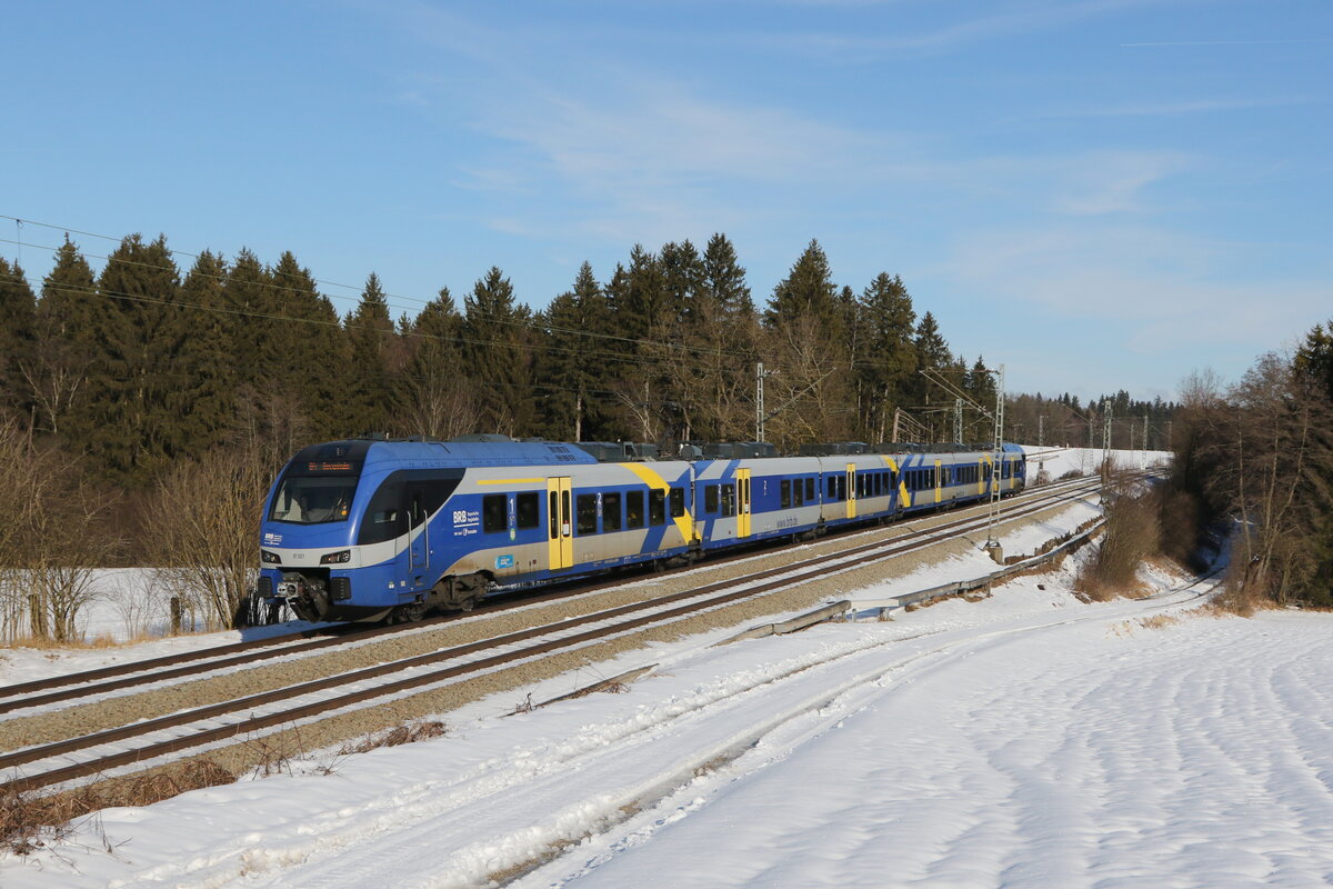 ET 321 am 24. Januar 2022 bei Grabenst�tt im Chiemgau.