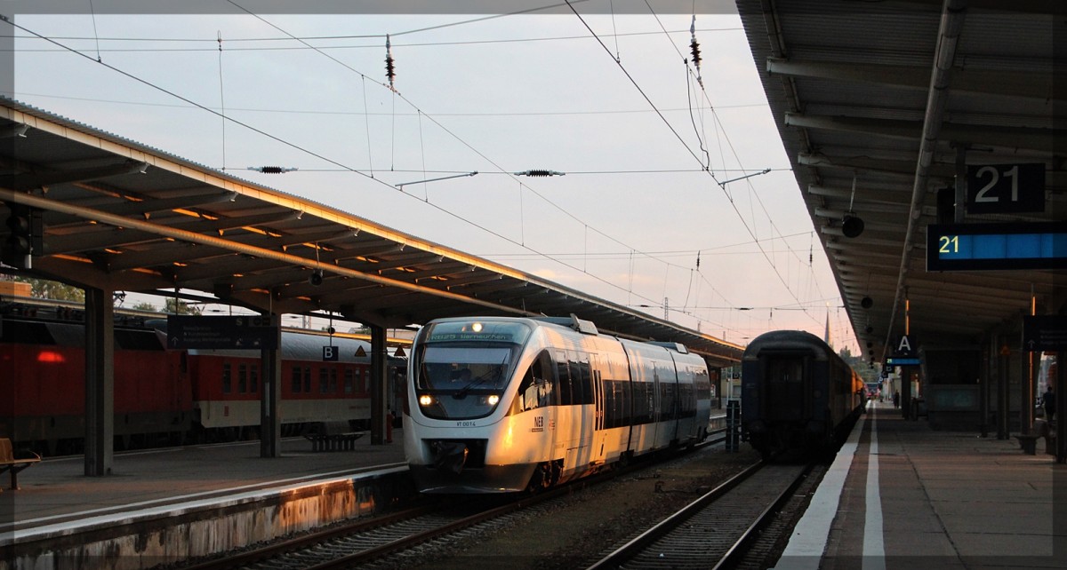 NEB VT 0014 bei der Ausfahrt aus dem Bahnhof Berlin - Lichtenberg in Richtung Werneuchen am 01.08.2015