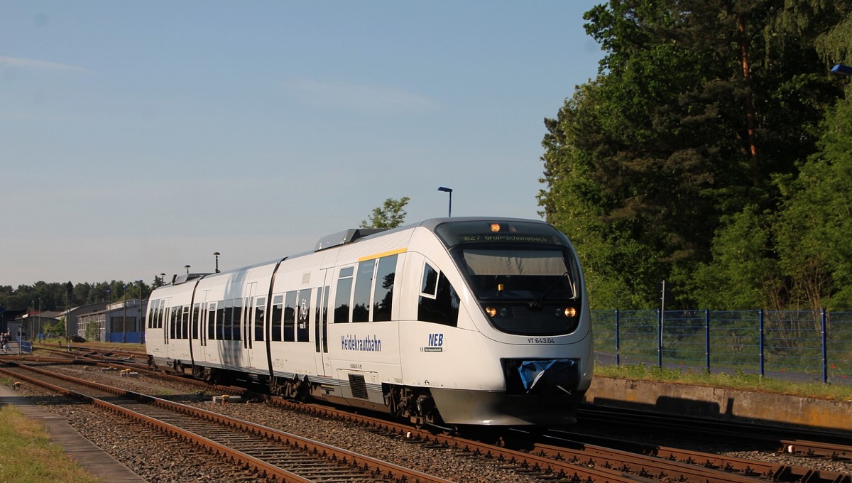 VT 643.04 der PEG, leihweise bei der NEB im Einsatz. Hier die Ausfahrt von Basdorf am 22.5.2014.