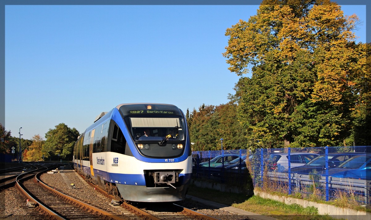 VT 737 der NEB bei der Einfahrt in den Bahnhof Basdorf am 10.10.2015