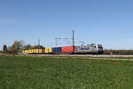 6187 510 von  METRANS  war mit einem  Containerzug  am 23. April 2026 bei �bersee am Chiemsee in Richtung Salzburg unterwegs.