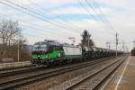 193 217 mit einem Sch�ttgutwagenzug am 21.